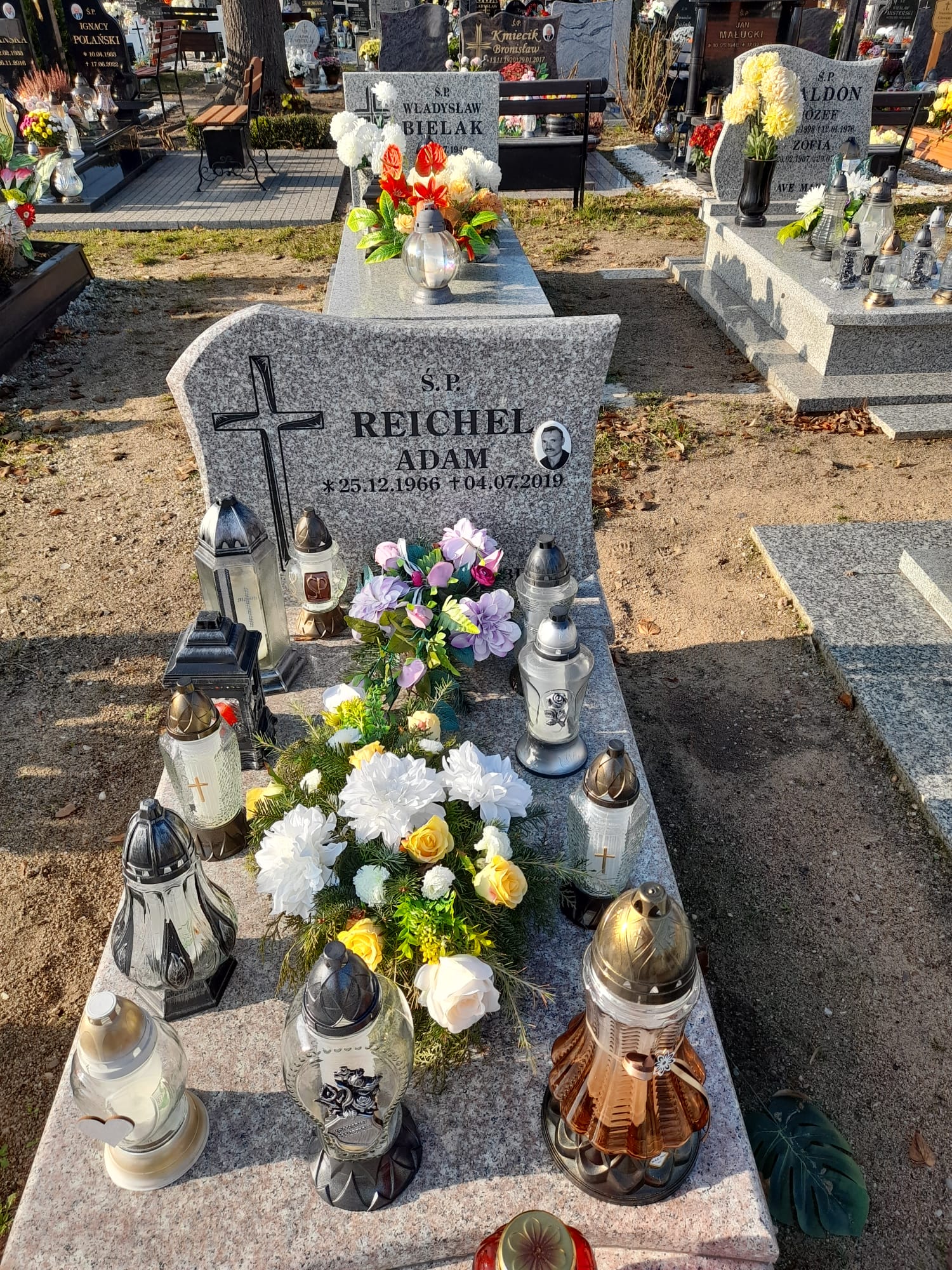 Grób Adam Reichel