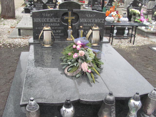 Grób Władysław Mikucewicz