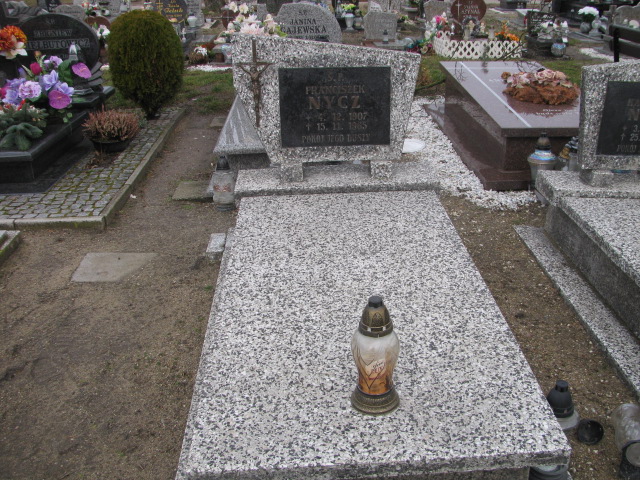 Grób Franciszek Nycz